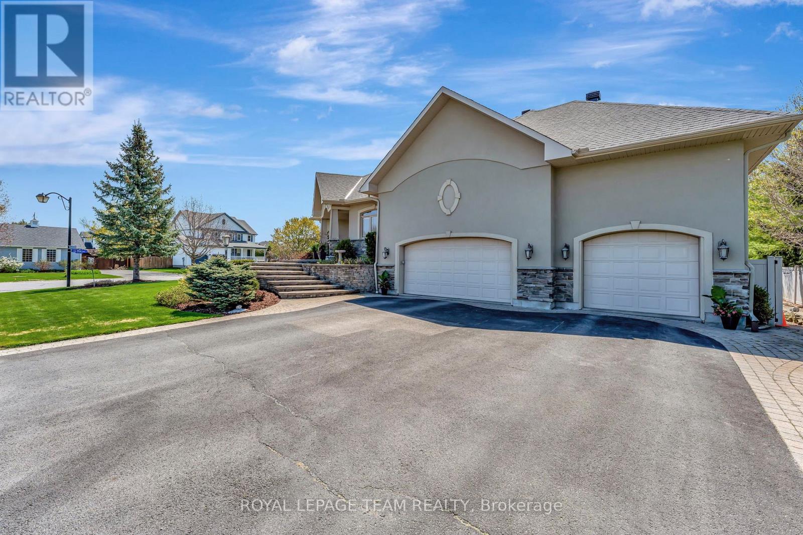 2 BEECHGROVE GARDENS