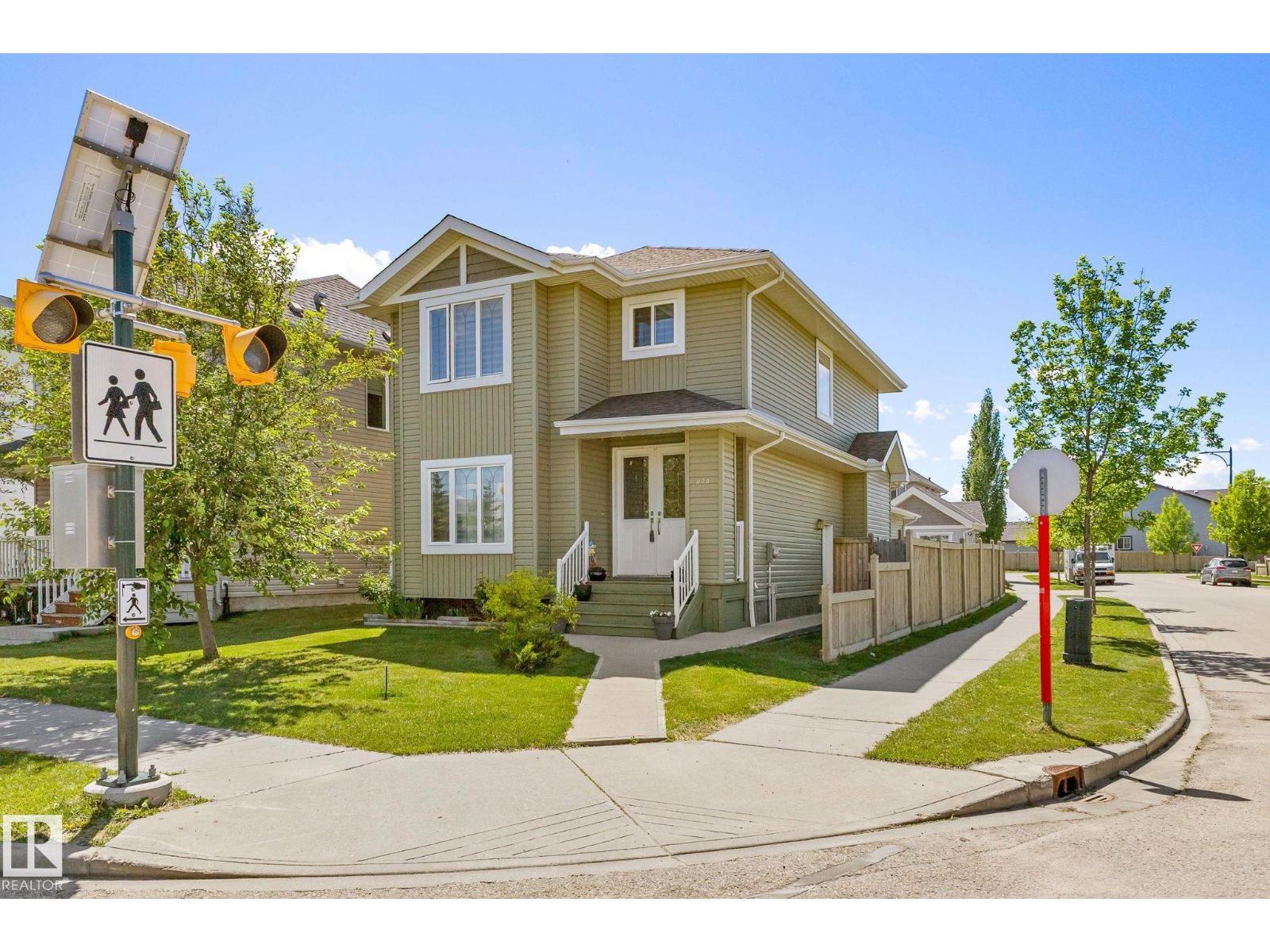 598 TAMARACK RD NW