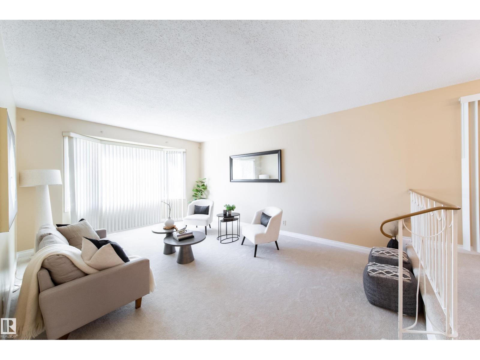 7808 22 AV NW