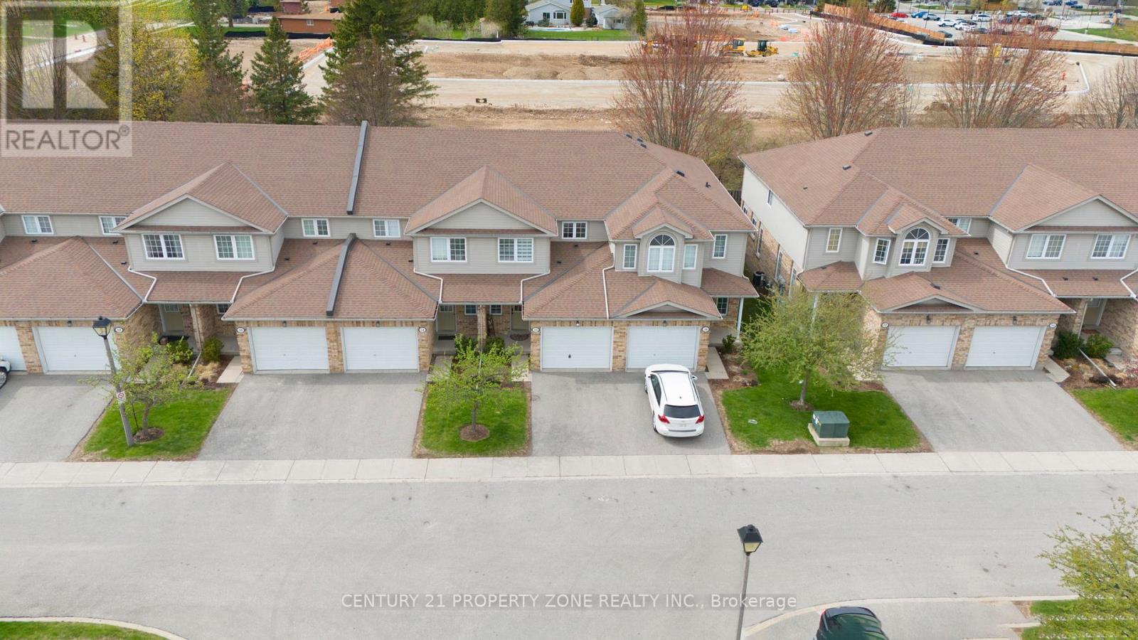 35 - 210 DAWN AVENUE
