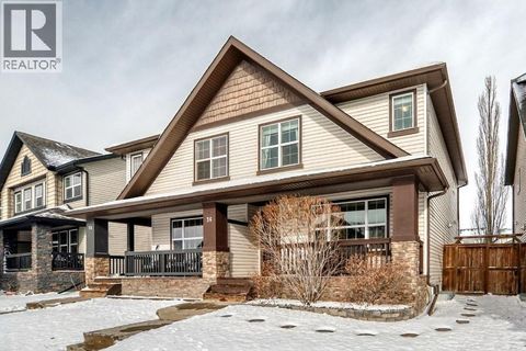 36 Panora Way NW Calgary AB T3K0R3