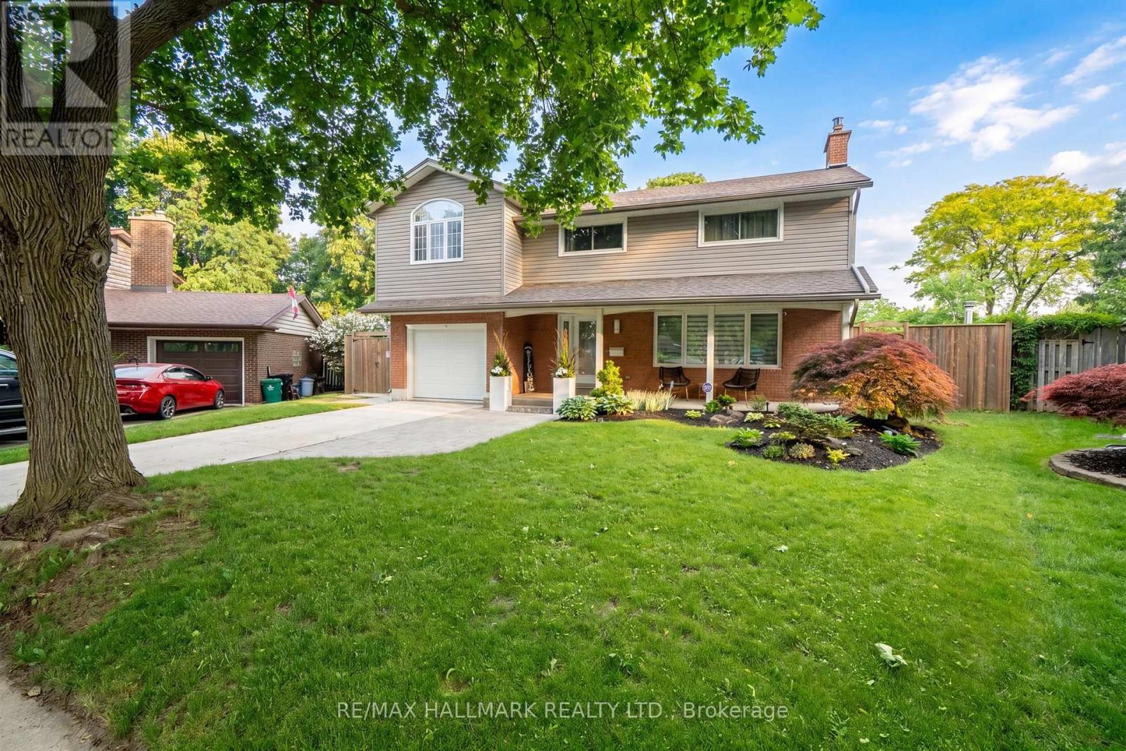 119 CHARLOTTE PLACE