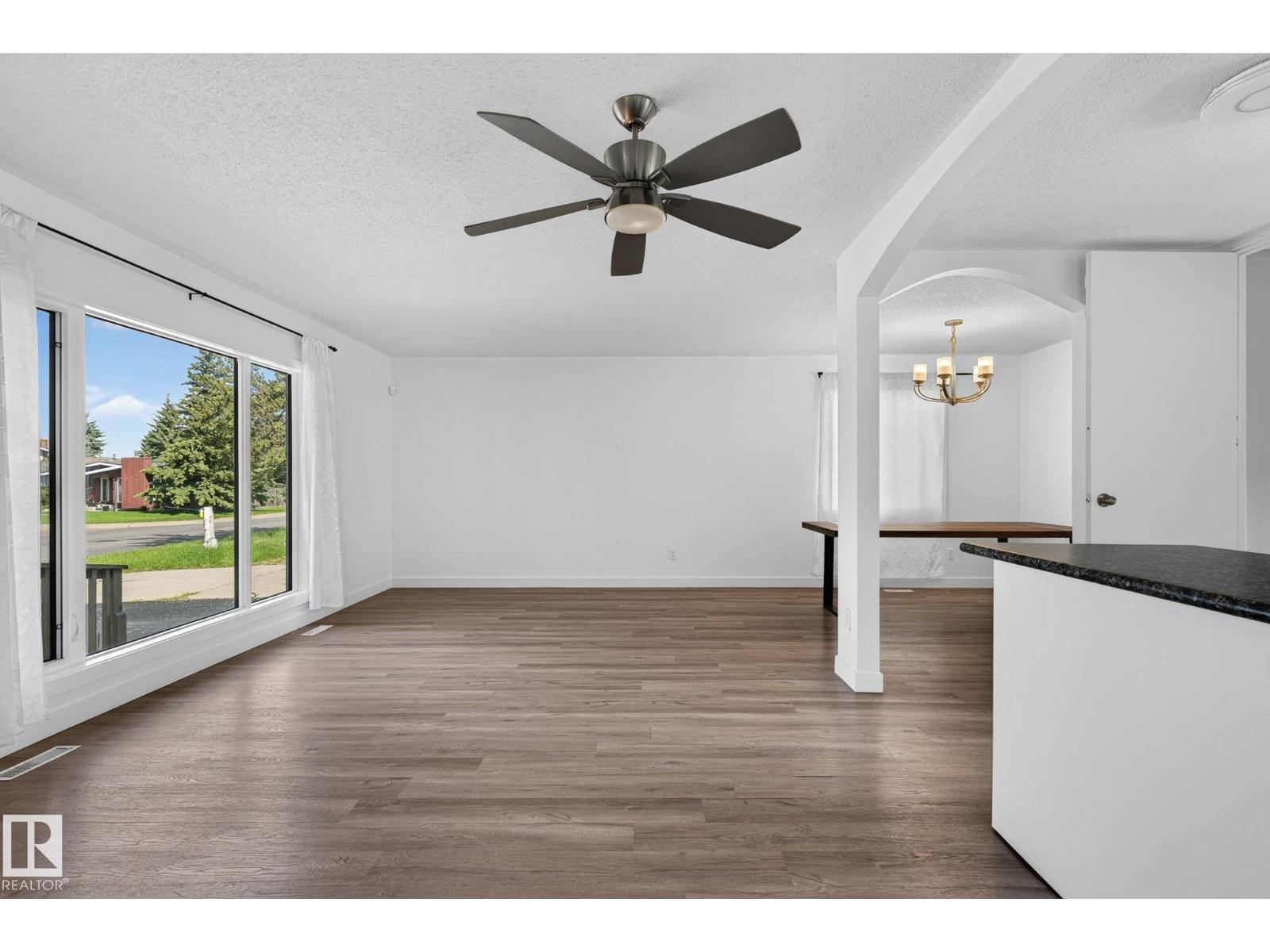 3119 104 ST NW