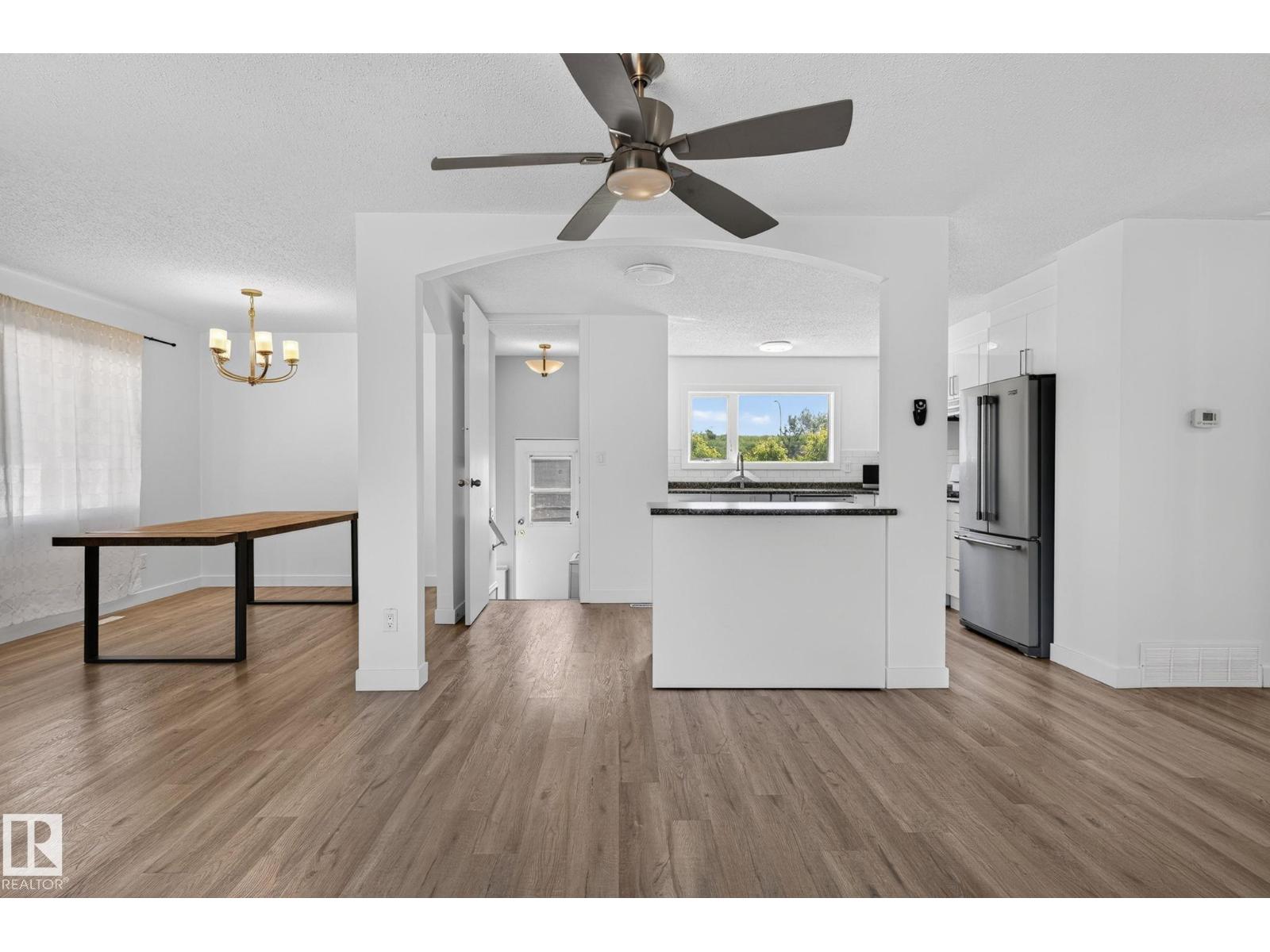 3119 104 ST NW