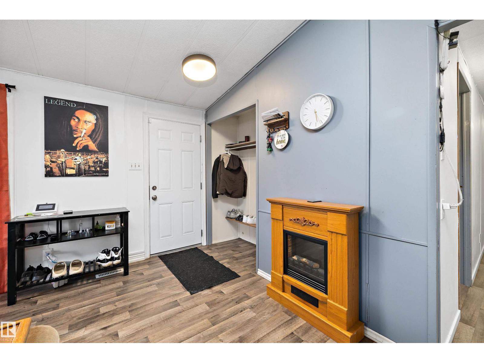 46 Maple TC NW
