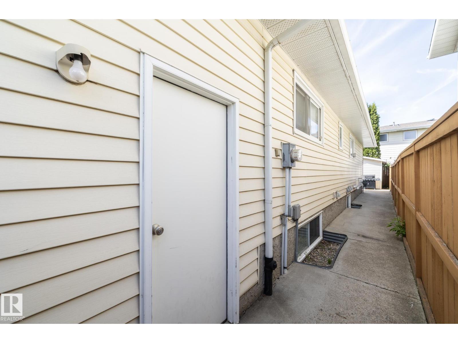 11138 30 AV NW