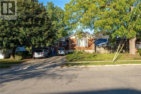 41 ALMA Street N Guelph ON N1H5X2