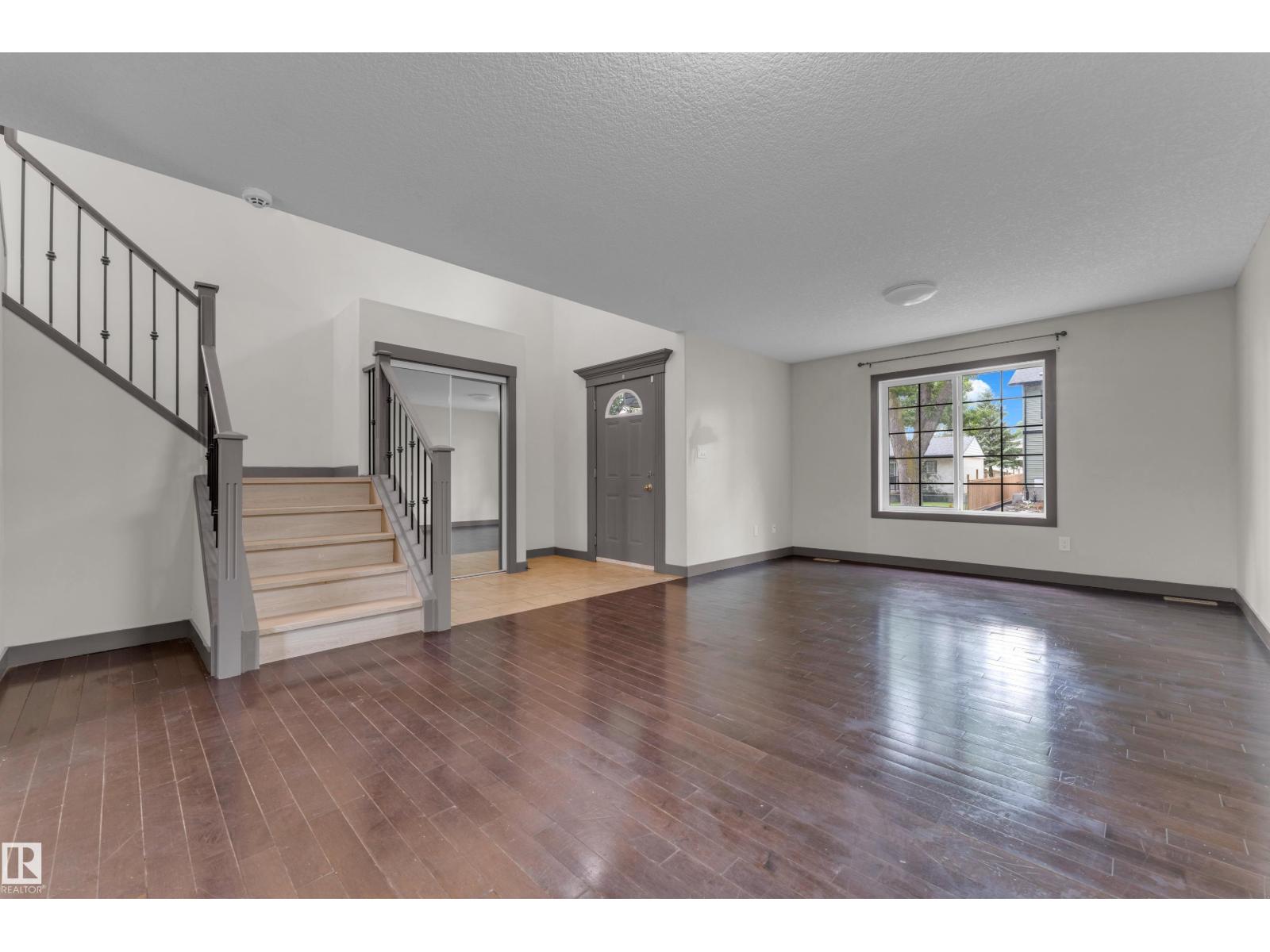 11817 37 ST NW