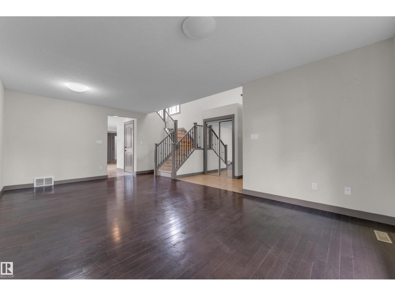 11817 37 ST NW