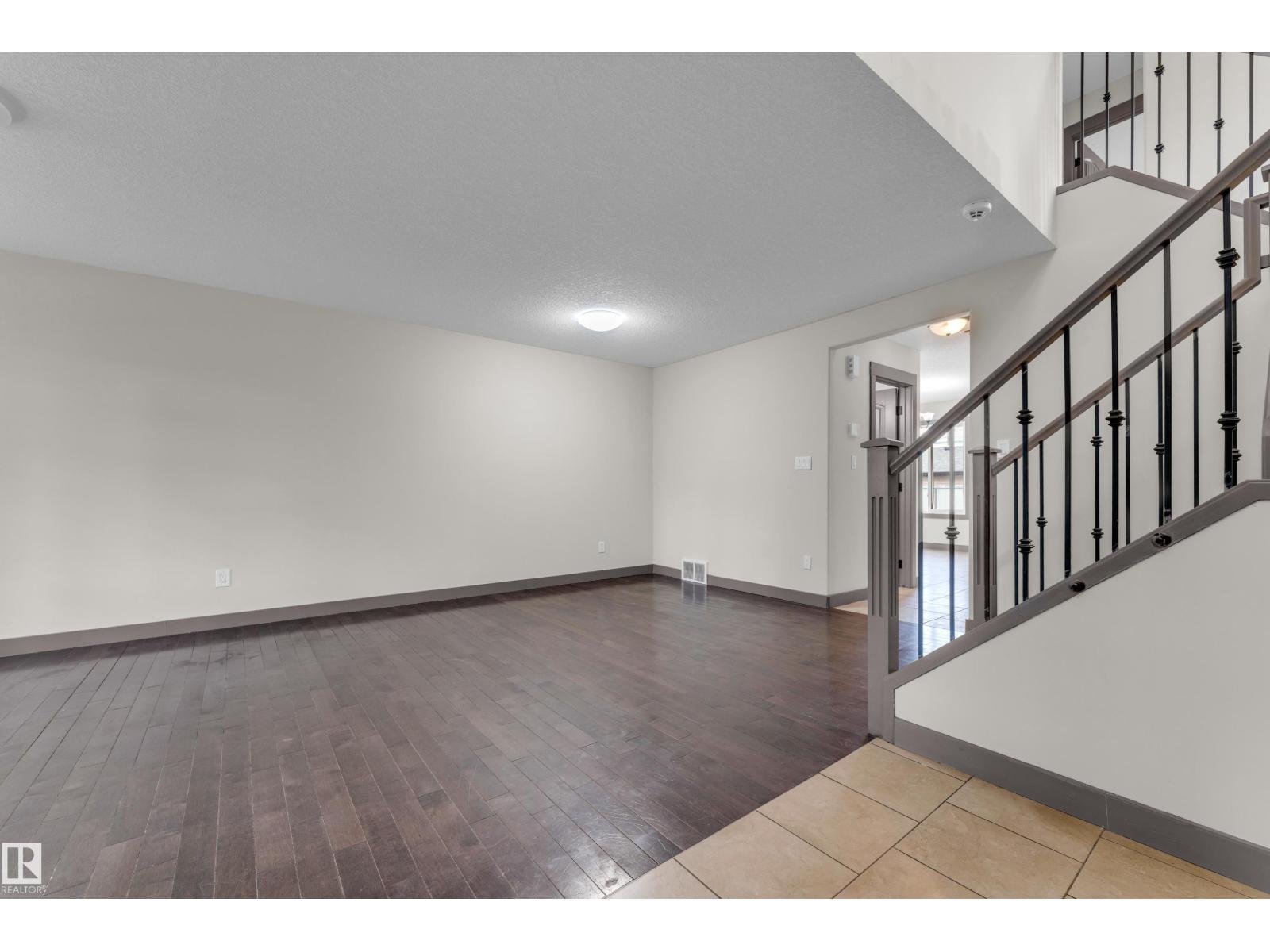 11817 37 ST NW