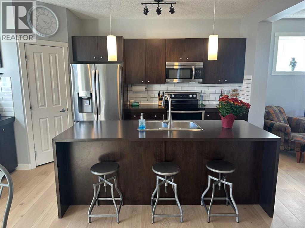 64 Elgin Meadows Manor SE