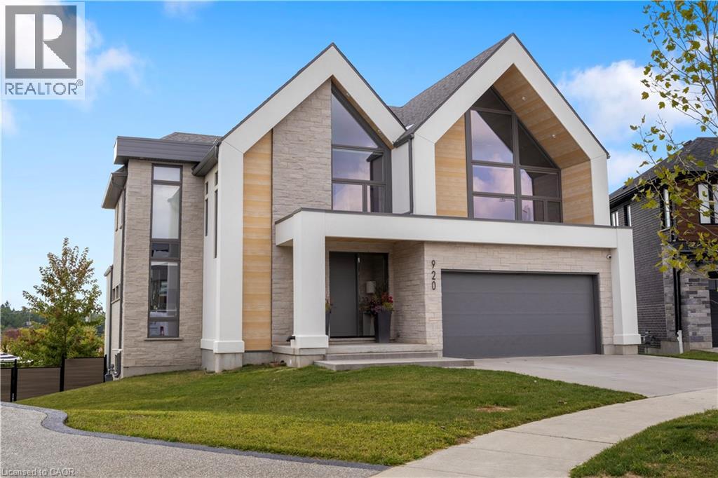 920 THOMAS PEDDER Court