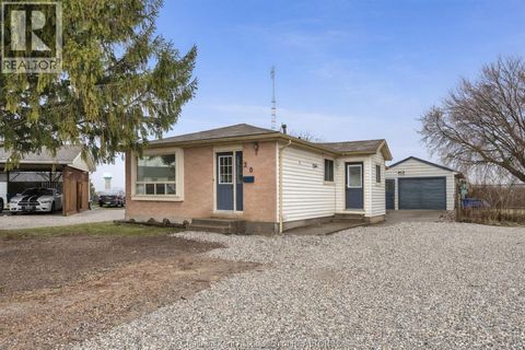 20 Kensington Square Wallaceburg ON N8A4V6
