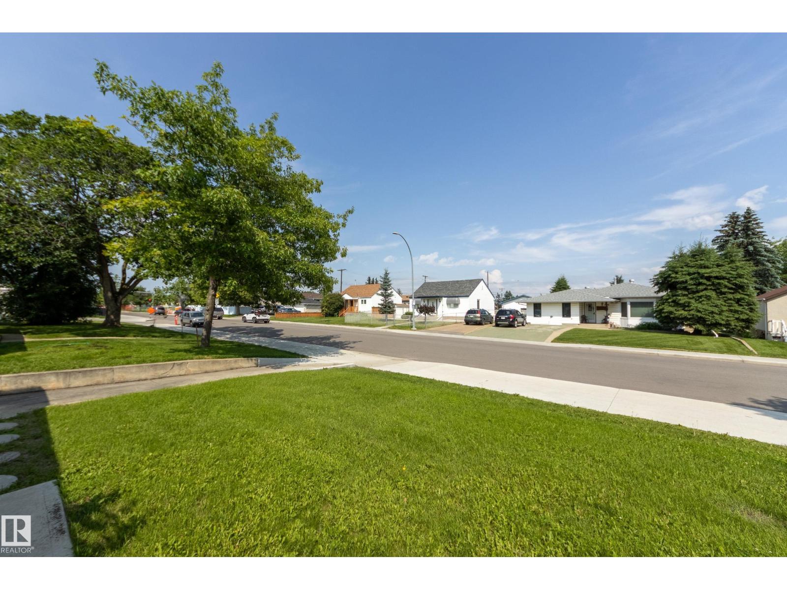 13112 90 ST NW
