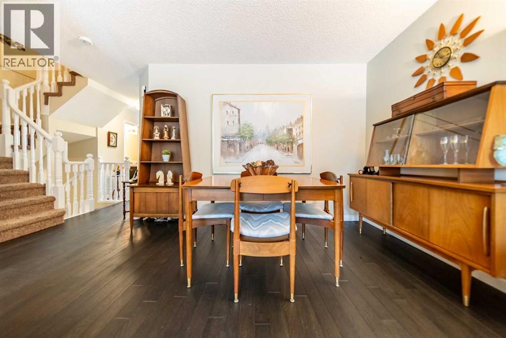 216 Coachway Lane SW