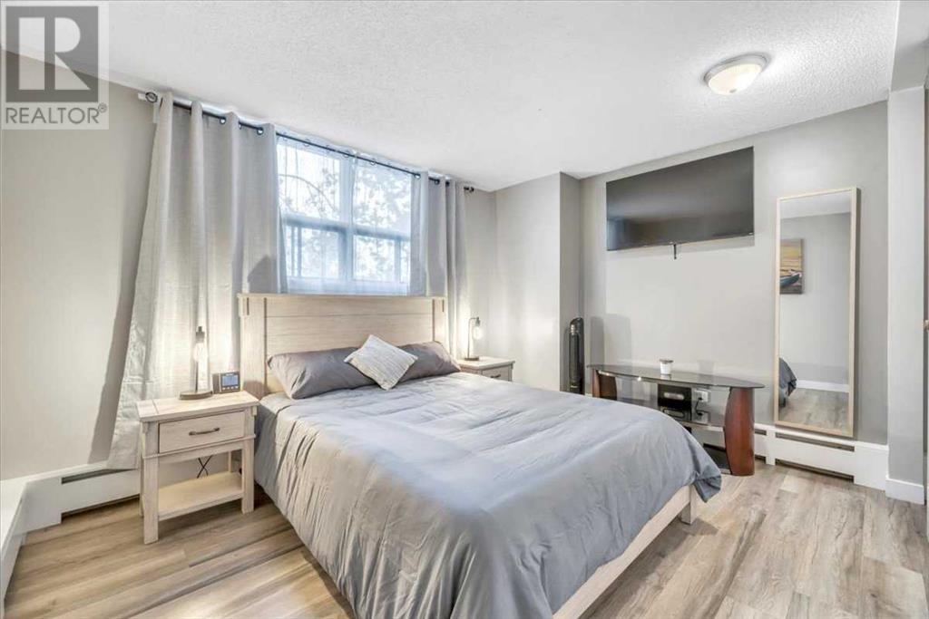 215, 30 Mchugh Court NE