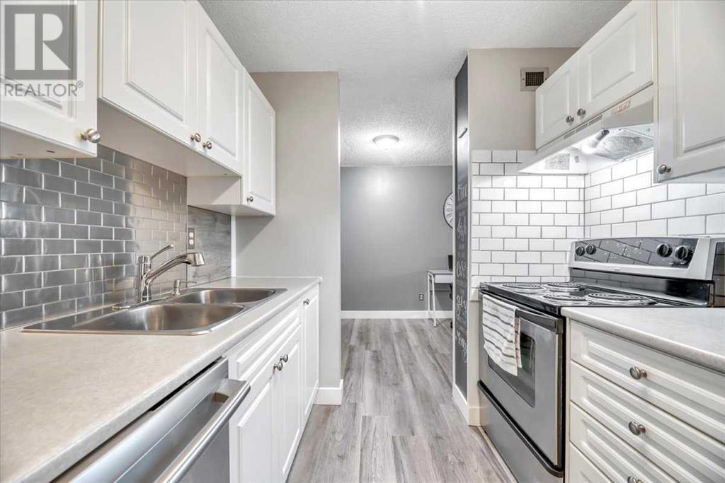 215, 30 Mchugh Court NE