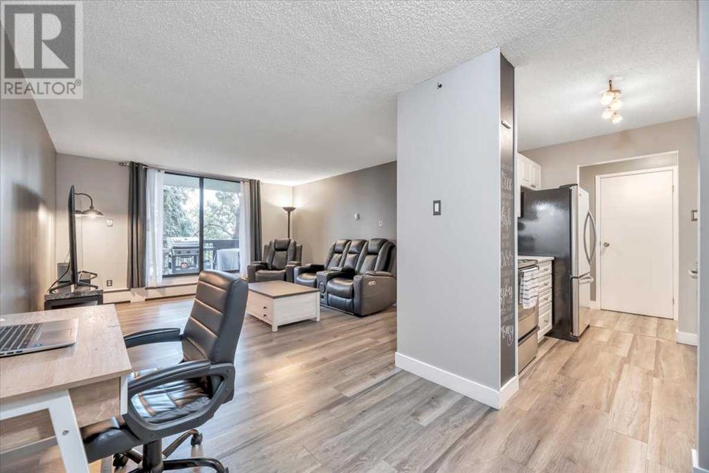 215, 30 Mchugh Court NE