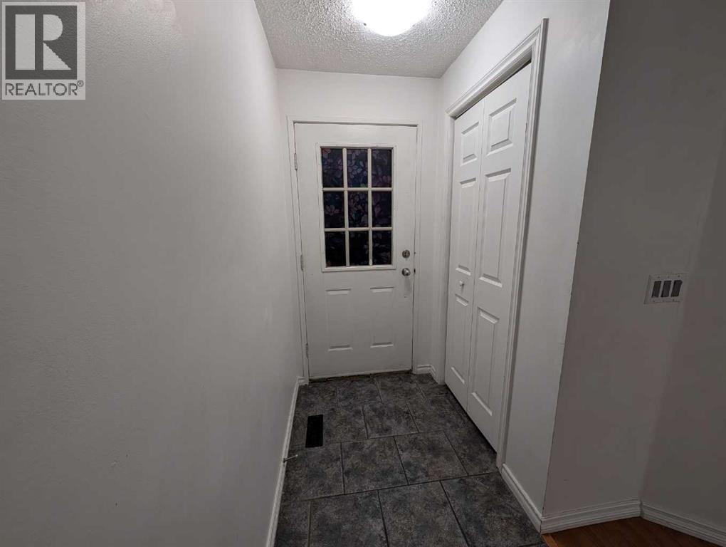 114 Castledale Way NE