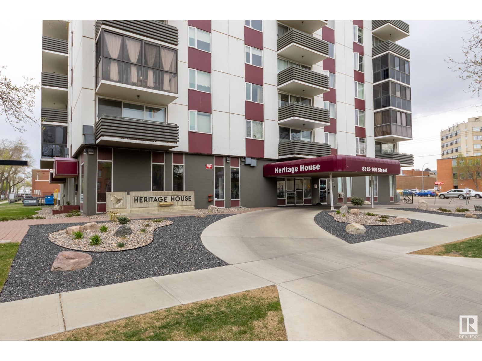 #1201 8315 105 ST NW