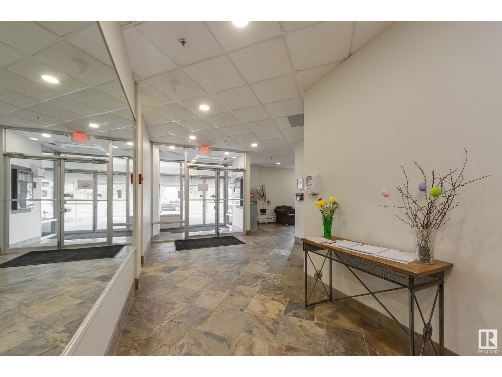 #1201 8315 105 ST NW