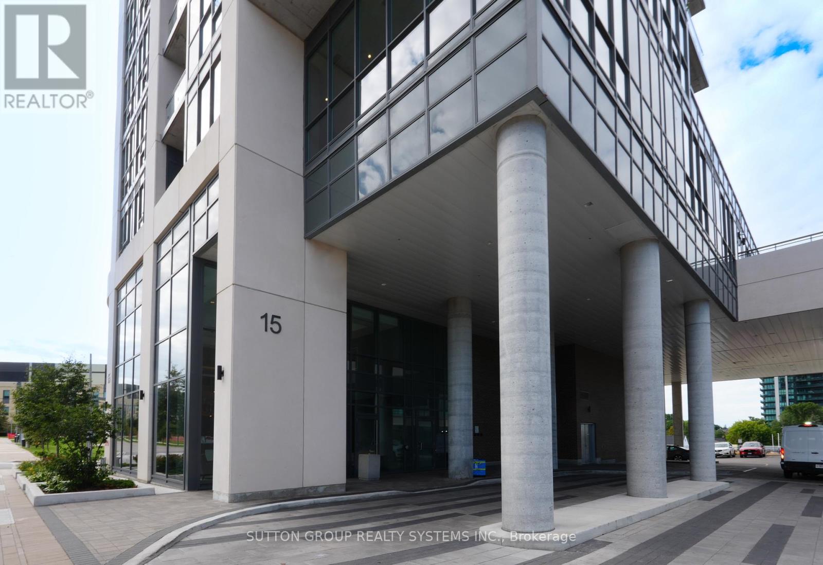 1801 - 15 LYNCH STREET