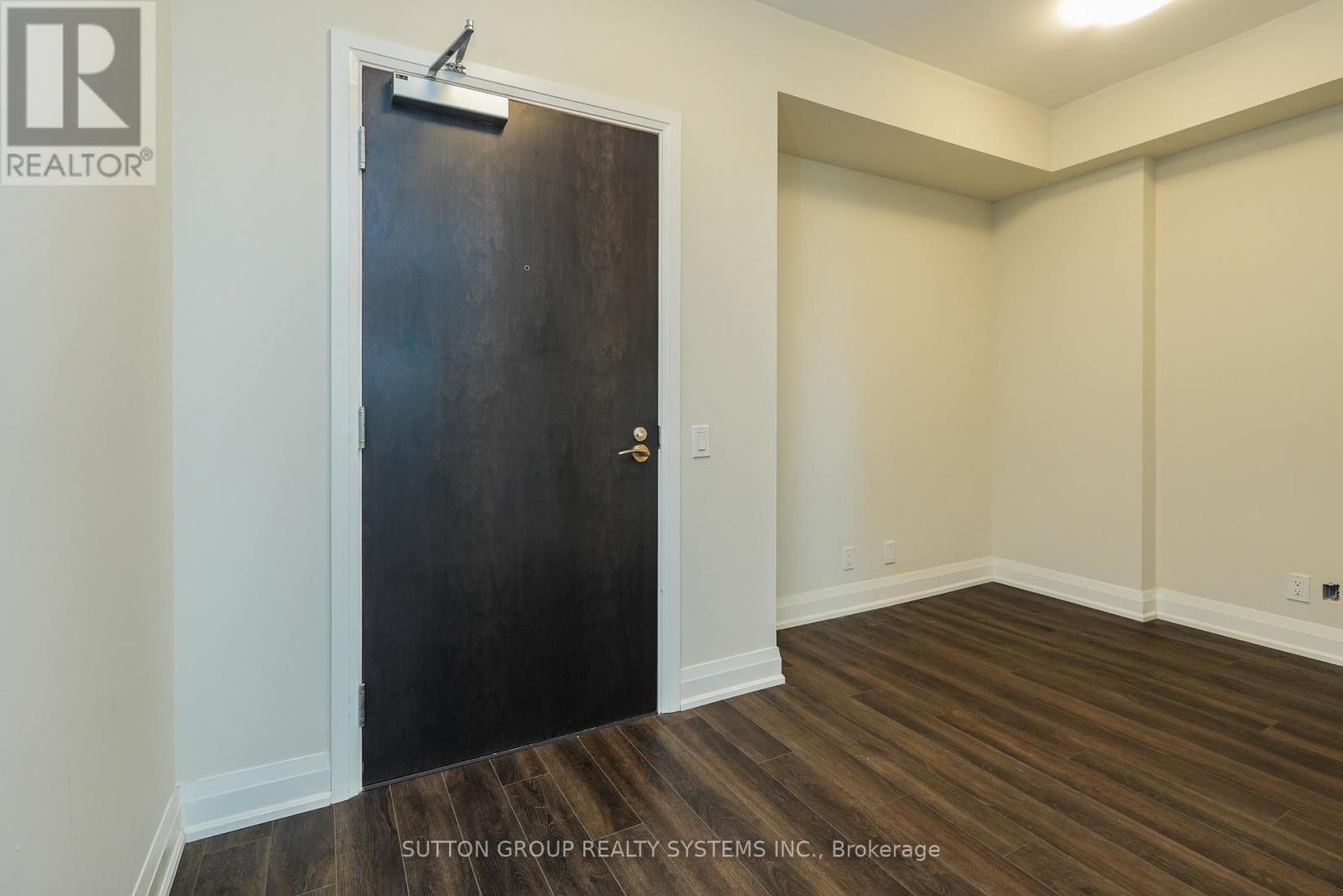 1801 - 15 LYNCH STREET