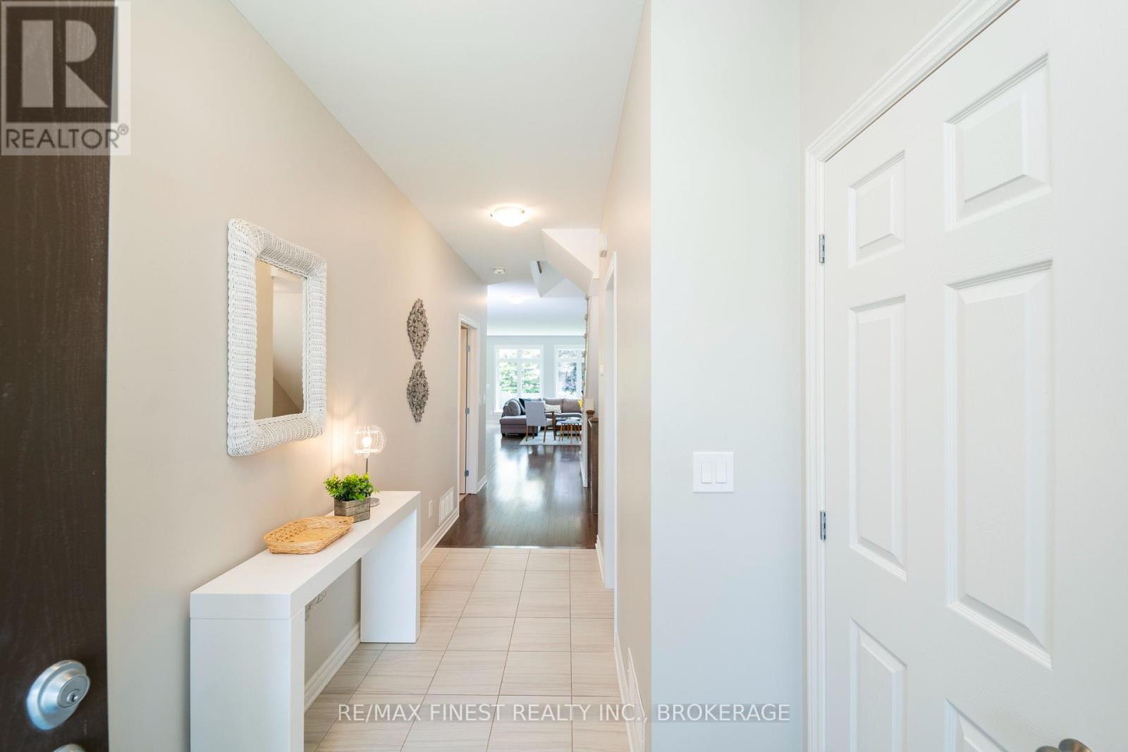 544 SAVANNAH COURT