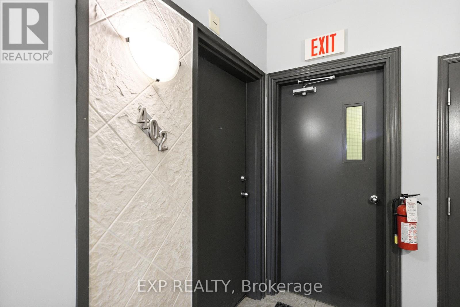 402 - 711 CHURCHILL AVENUE