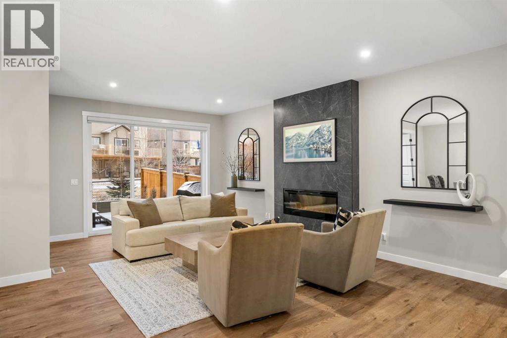 135 Silver Spruce Grove SW