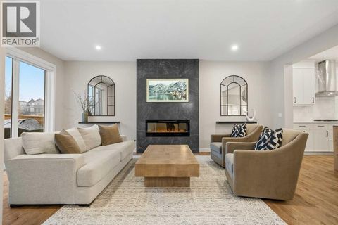 135 Silver Spruce Grove SW Calgary AB t2X5M1