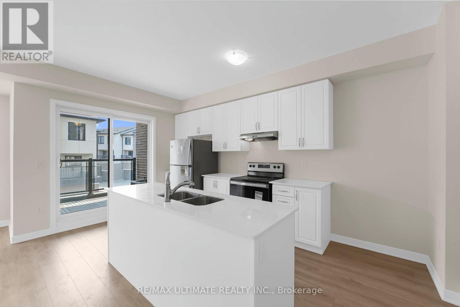 1310 - 1695 DERSAN STREET