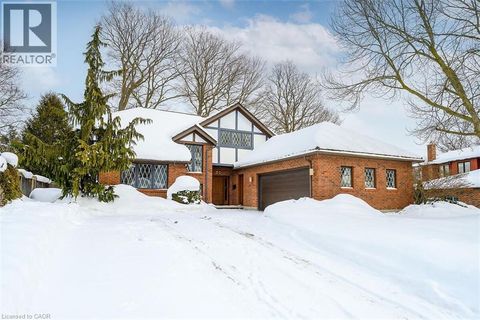 33 WALNUT Drive Guelph ON N1E4B4