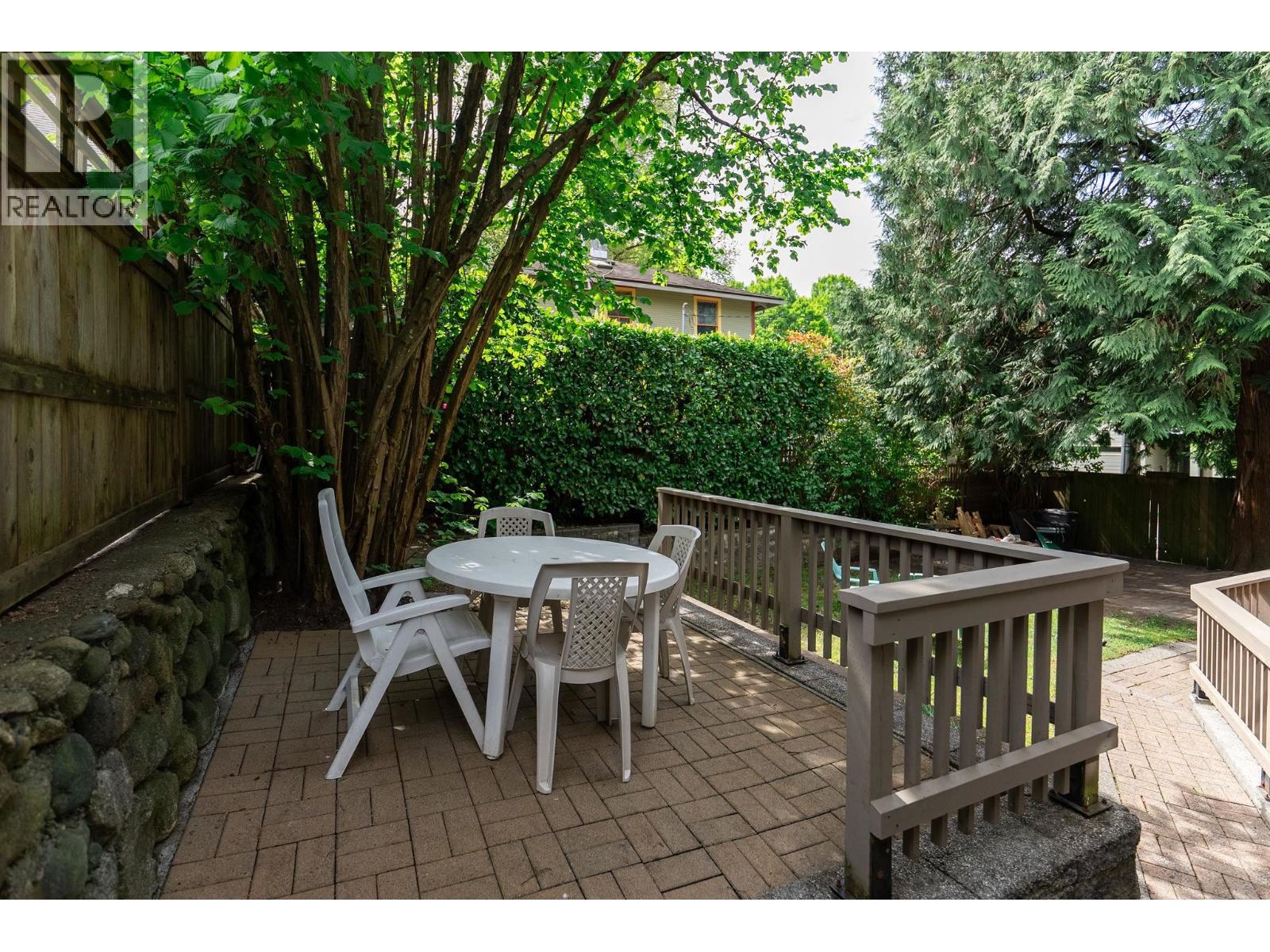 832 SALSBURY DRIVE