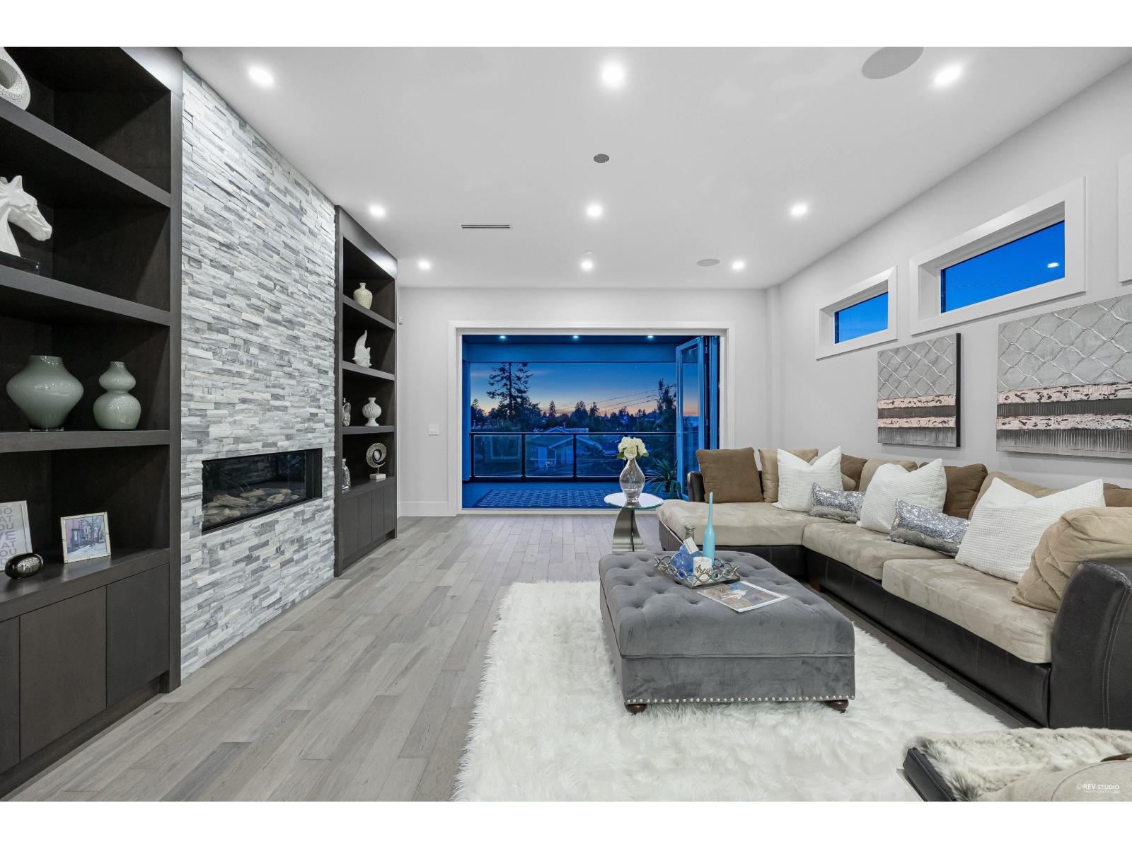 838 STEVENS STREET
