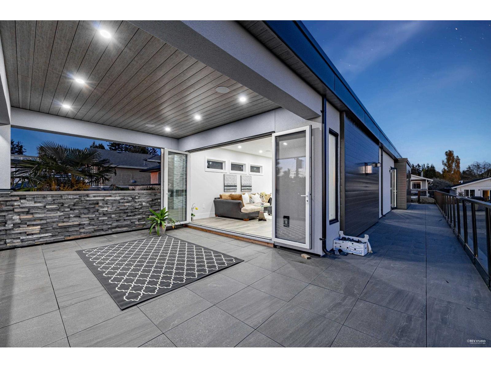 838 STEVENS STREET