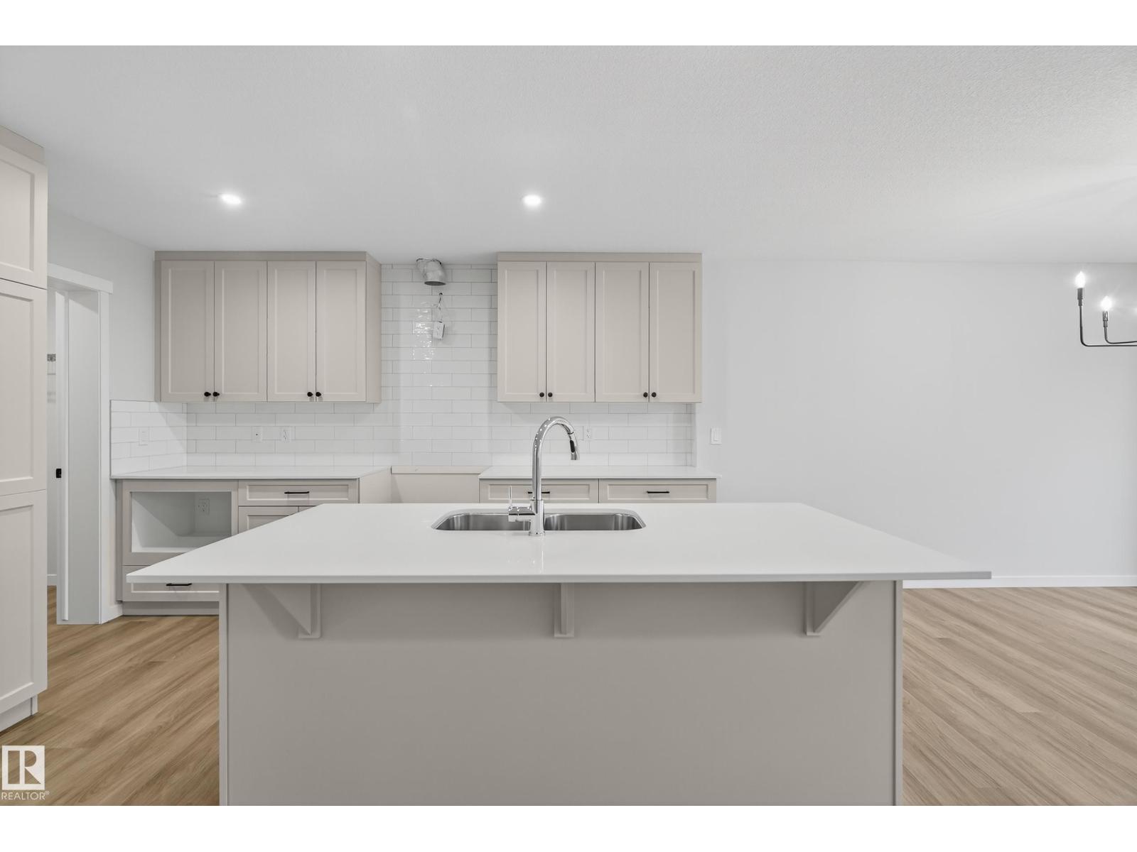 89 Rosewood WY