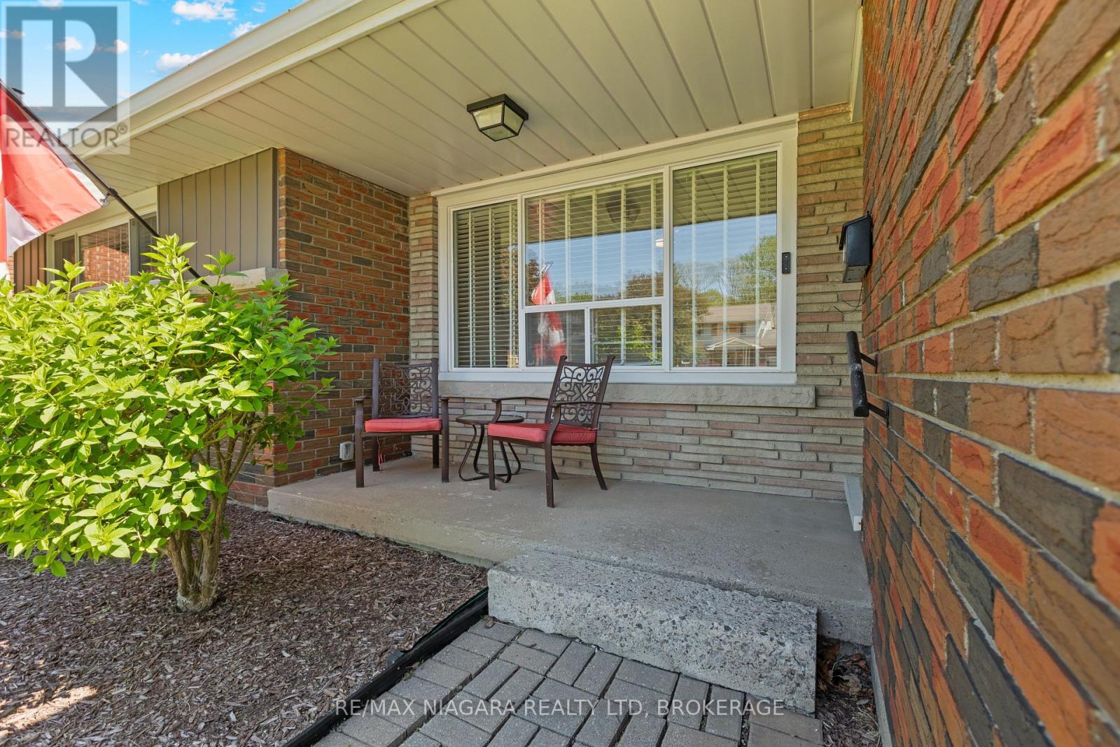 12 CLAREMOUNT CIRCLE