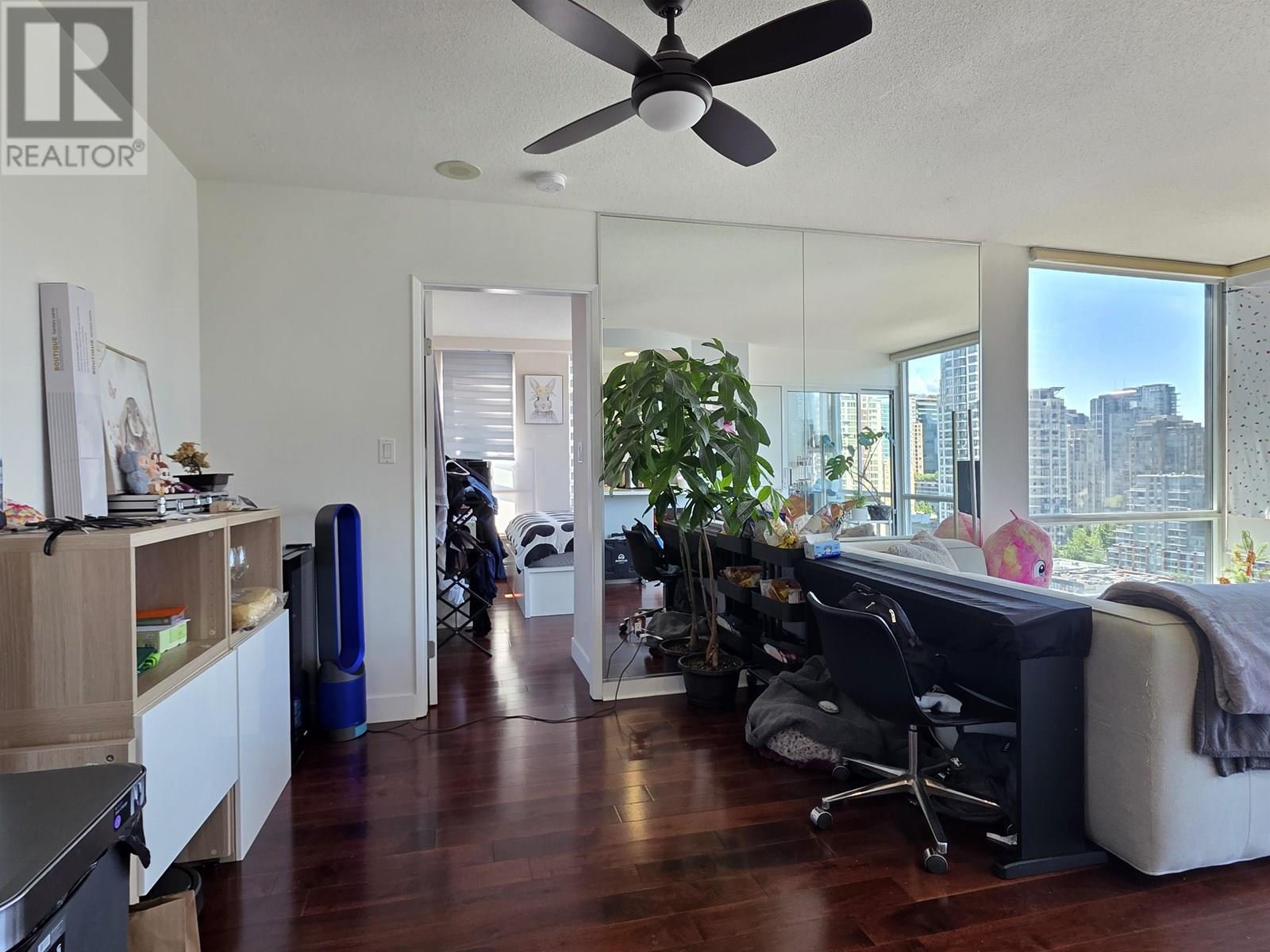 2709 1008 CAMBIE STREET