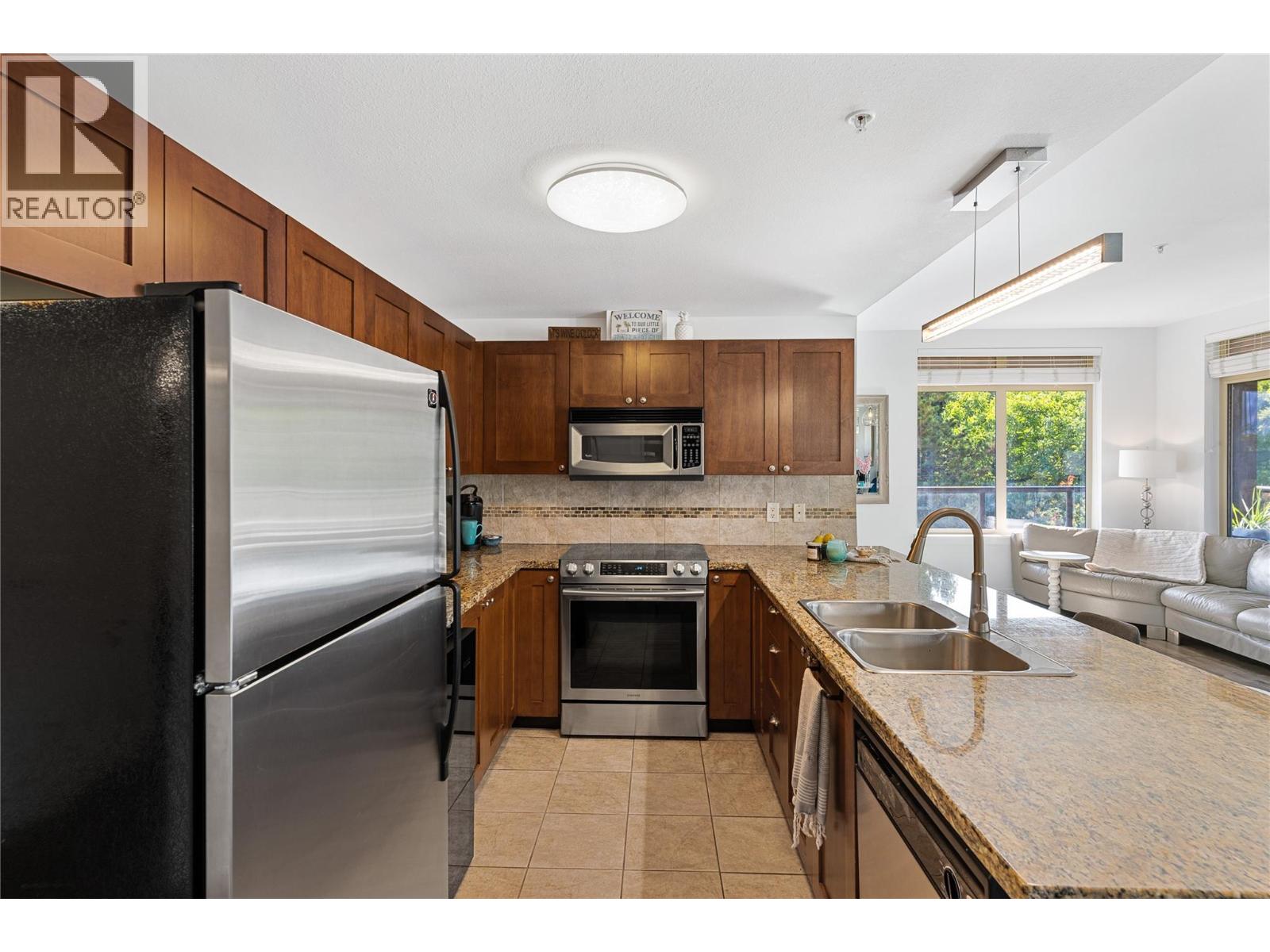 4205 Gellatly Road Unit# 238