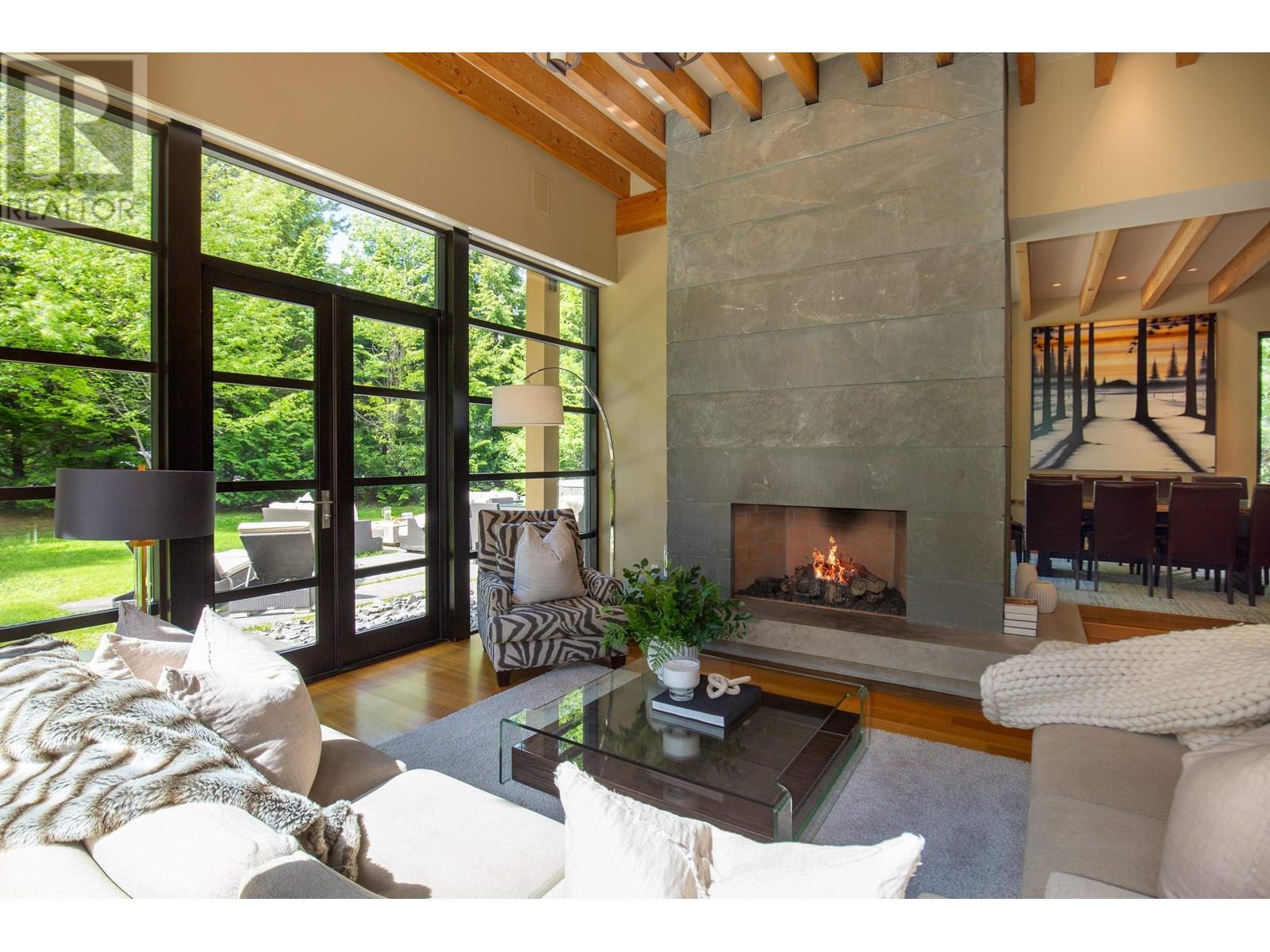 6677 CRABAPPLE DRIVE