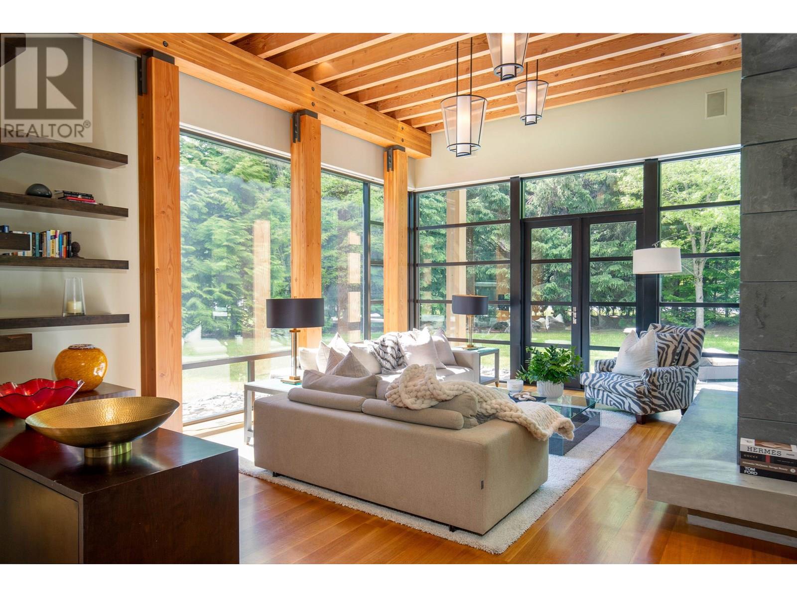 6677 CRABAPPLE DRIVE