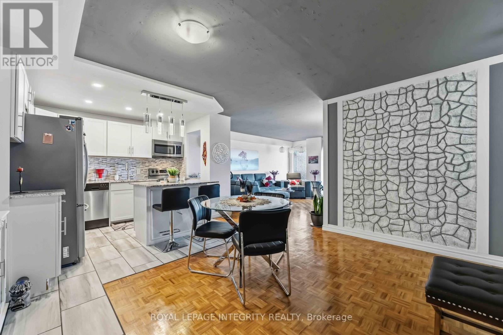 1506 - 158 B MCARTHUR AVENUE