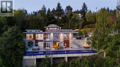 1580 Lands End Rd North Saanich BC V8L5L5