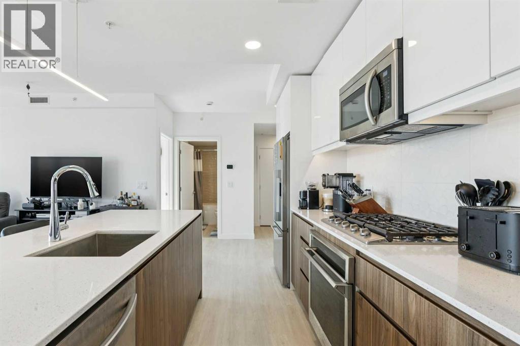 211, 327 9A Street NW