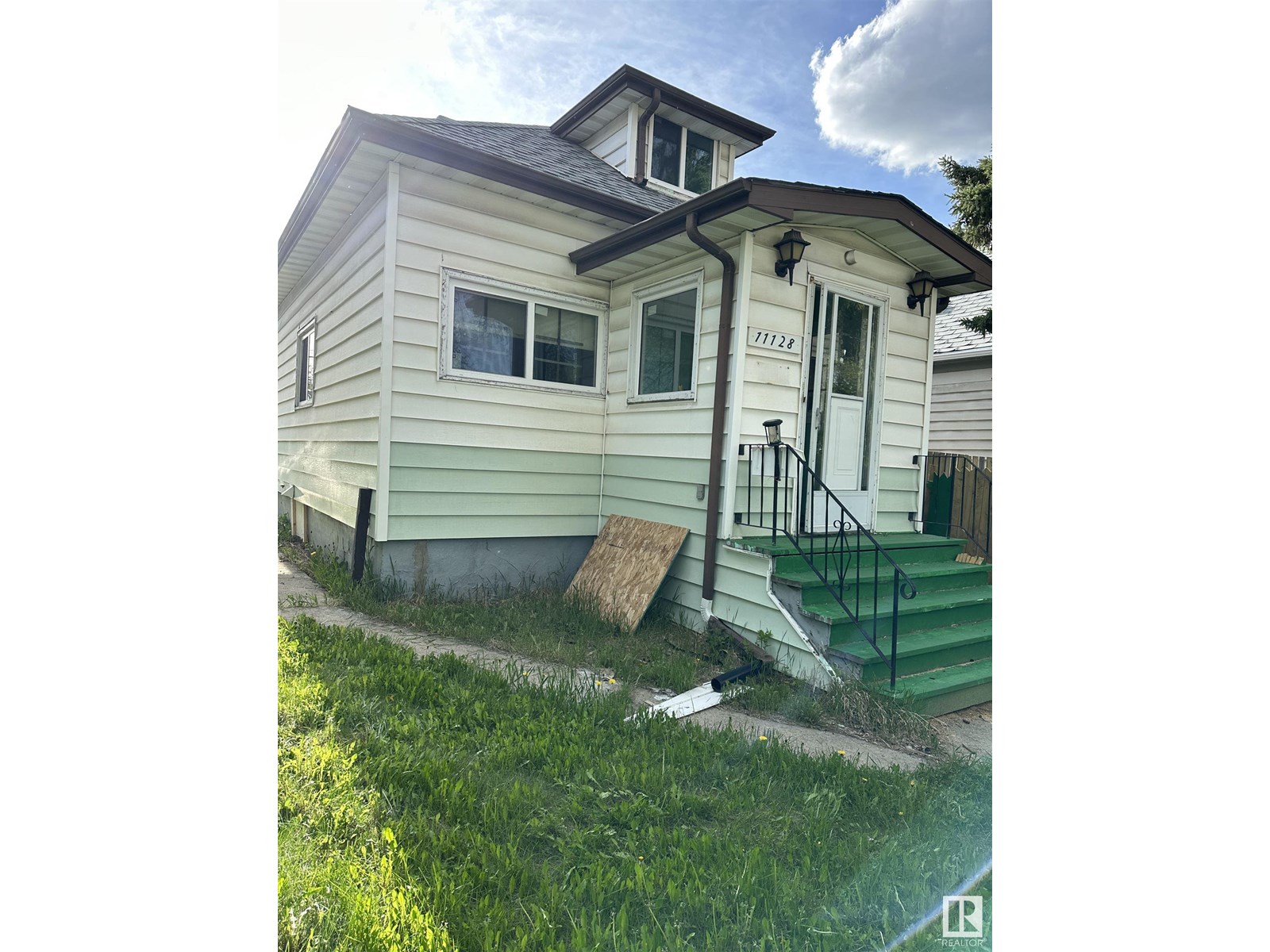 11128 95A ST NW