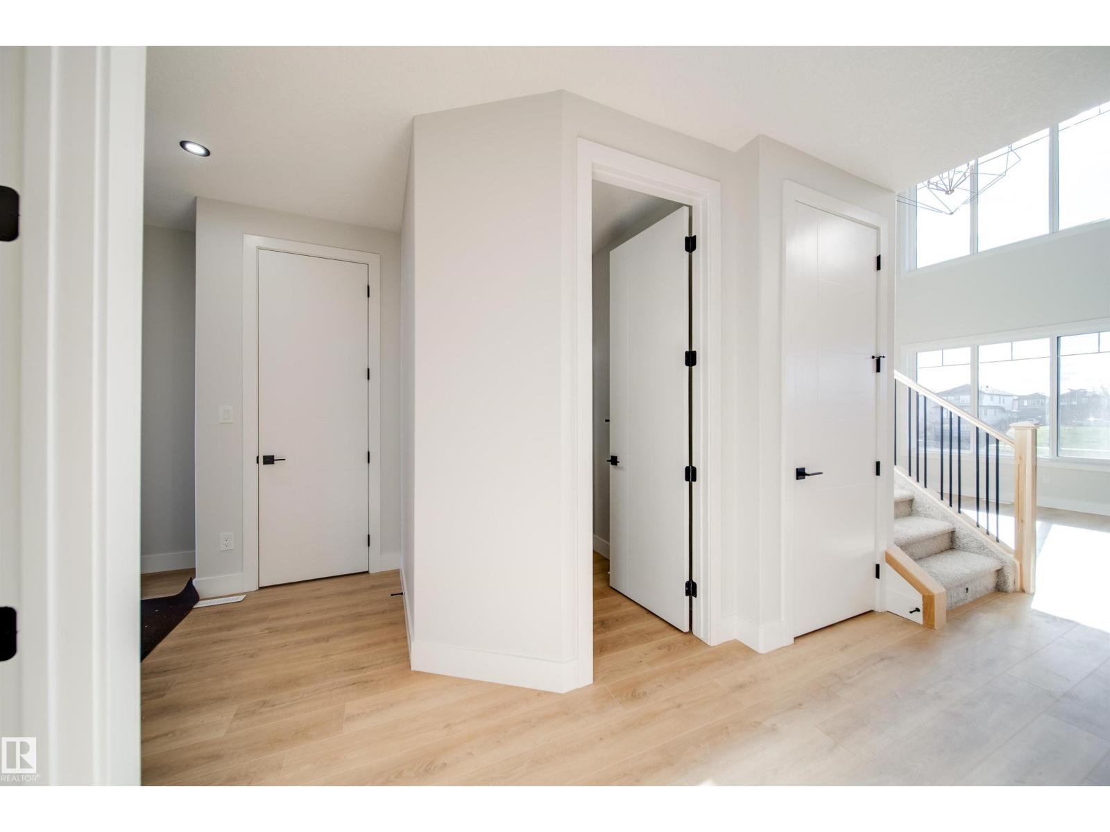 8603 183 AV NW