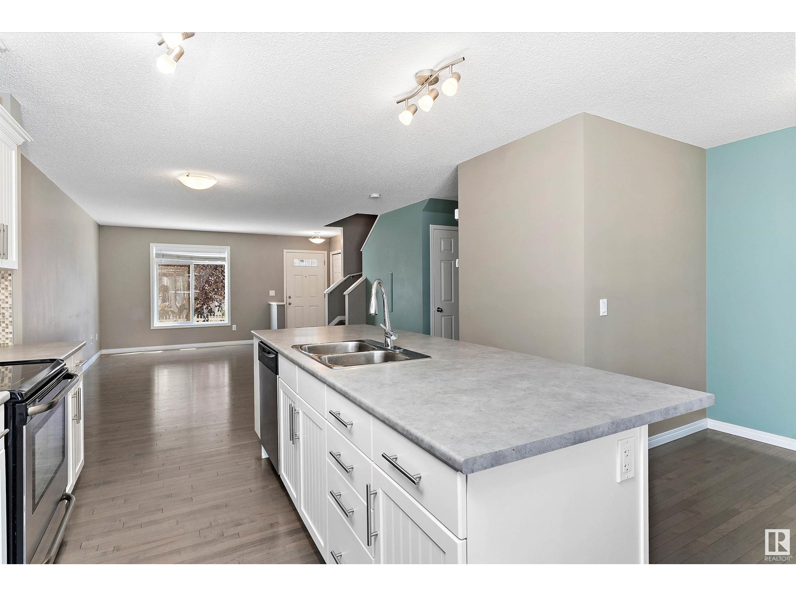 #153 1804 70 ST SW