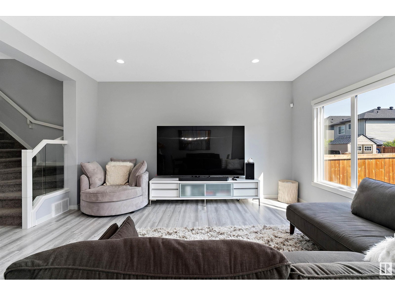 17527 77 ST NW