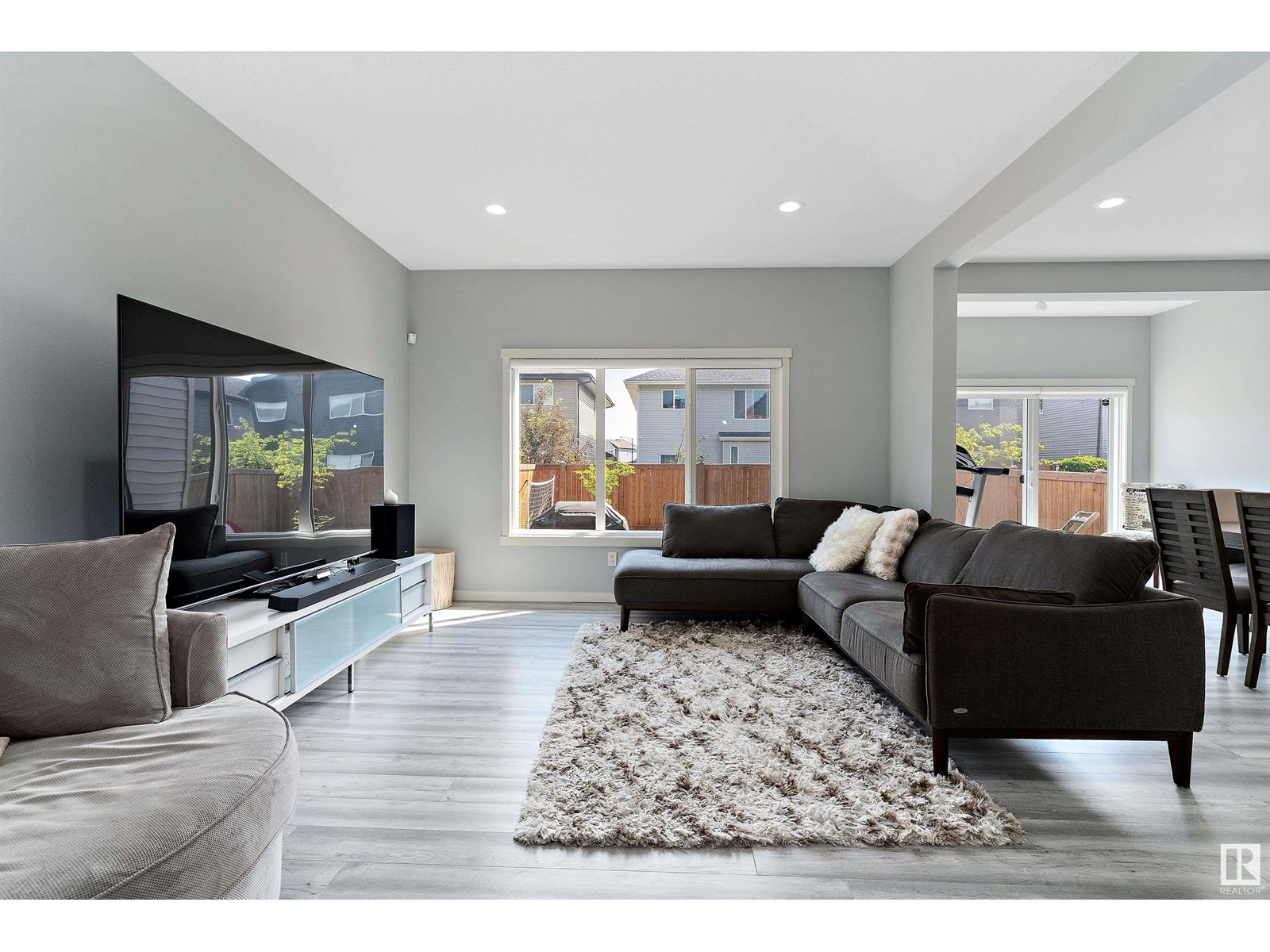 17527 77 ST NW